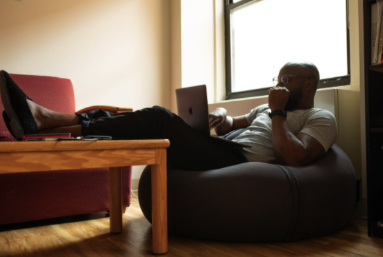 Avantajele și dezavantajele telemuncii