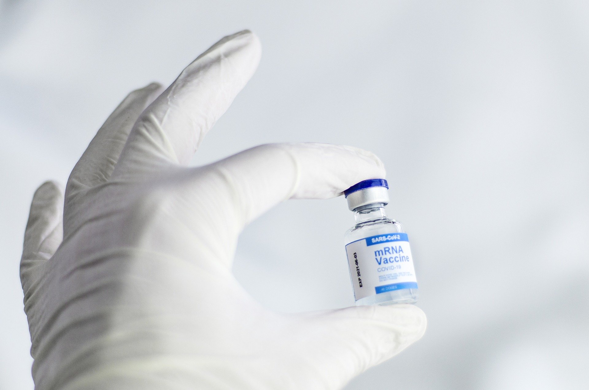 Vaccinarea anti-COVID devine obligatorie pentru personalul sanitar din Ungaria