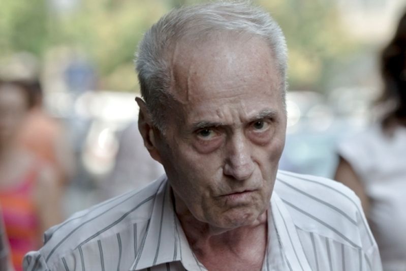 „Am fost obligat să port ochelari de tablă. Nu aveam voie să privesc cerul”