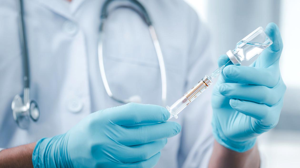 Vaccinuri anti-COVID false au fost descoperite în peste 40 de țări