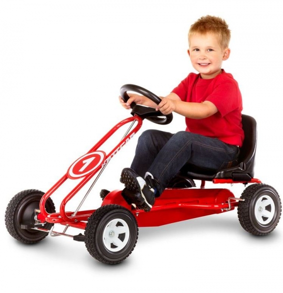 La ce sa te uiti cand cumperi un kart cu pedale pentru copii
