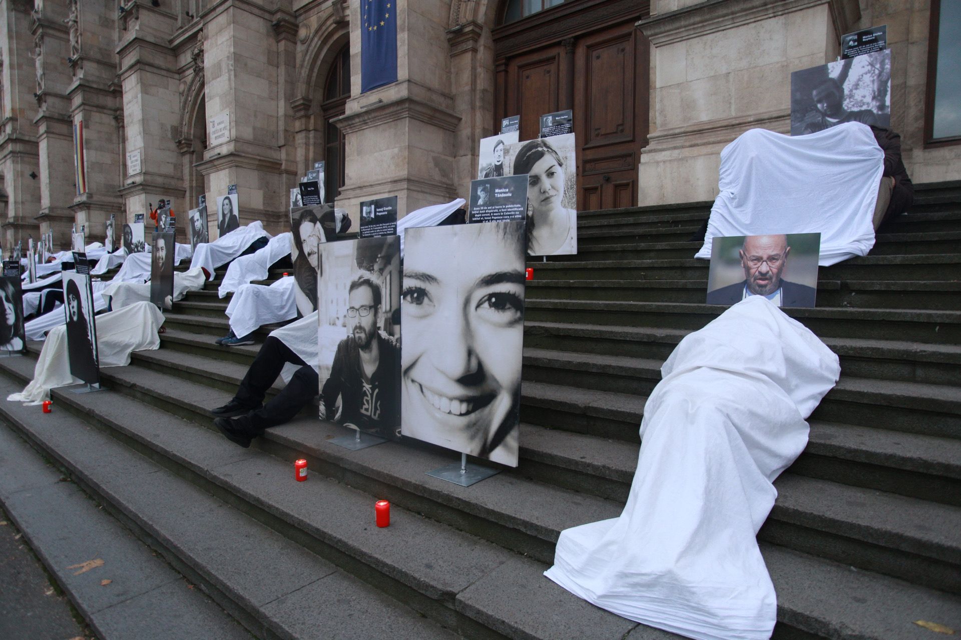 8 ȘTIRI DE LA ORA 8. Șase ani de la tragedia din Colectiv, marcați printr-un protest la Curtea de Apel și un marș comemorativ. Cum se simt supraviețuitorii