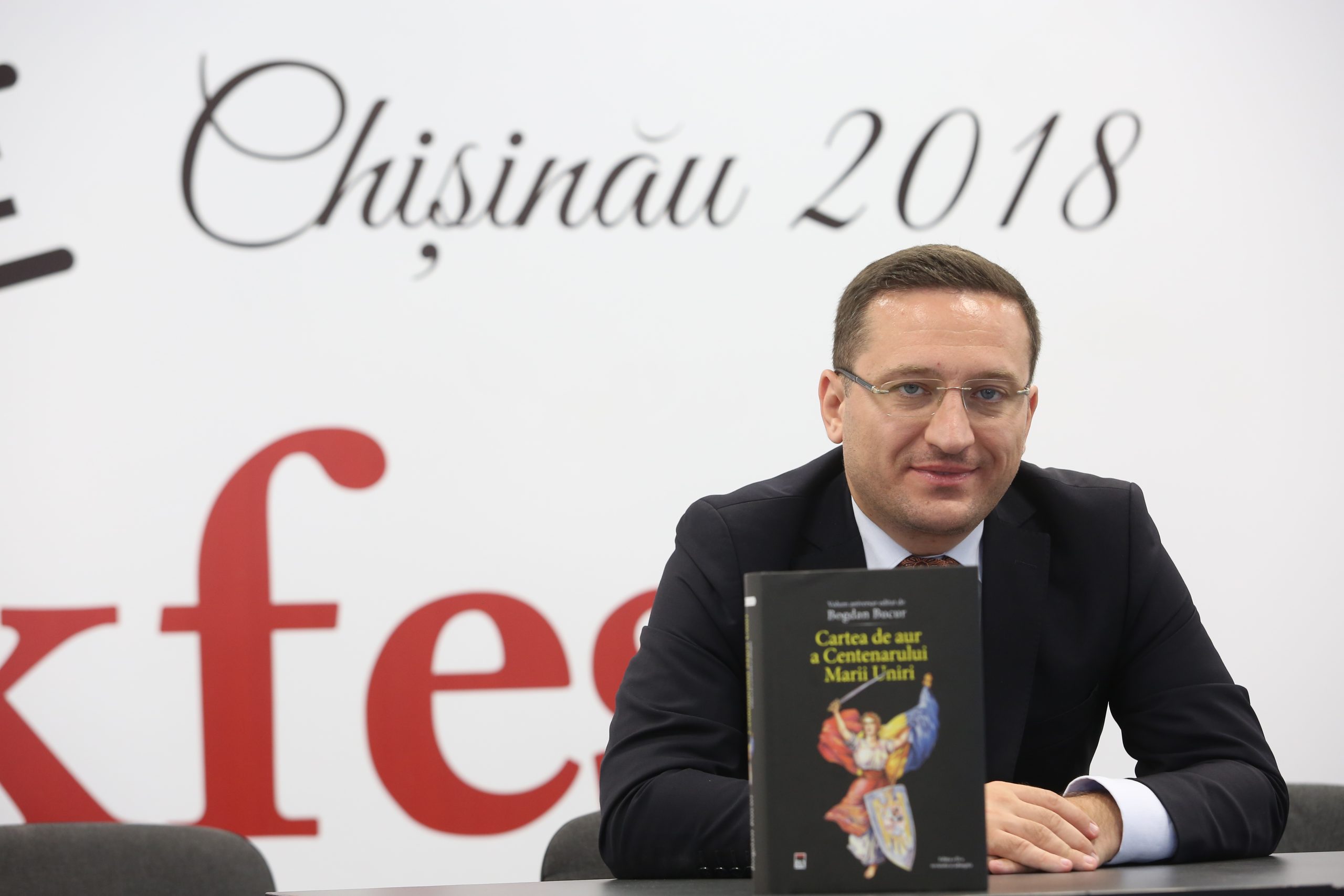 Istoricul Bogdan Bucur, distins de președintele Klaus Iohannis cu Medalia Aniversară „Centenarul Marii Uniri” pentru volumul „Cartea de aur a Centenarului Marii Uniri”, bestseller în România și Republica Moldova