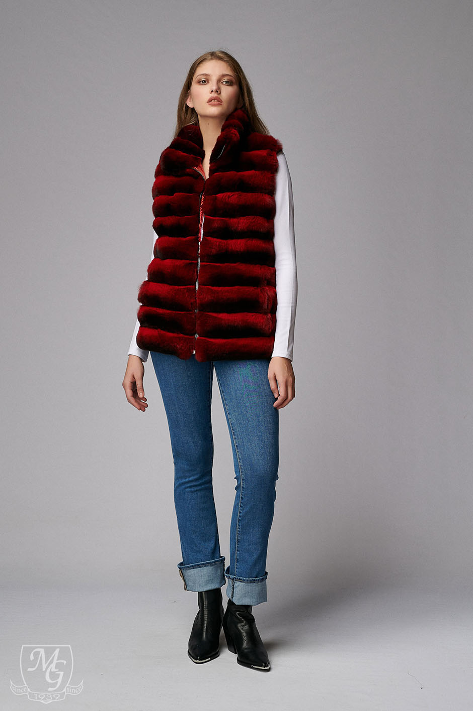 Cauti o blana de vizon maro? Iata ce piese vestimentare se poarta in acest sezon!