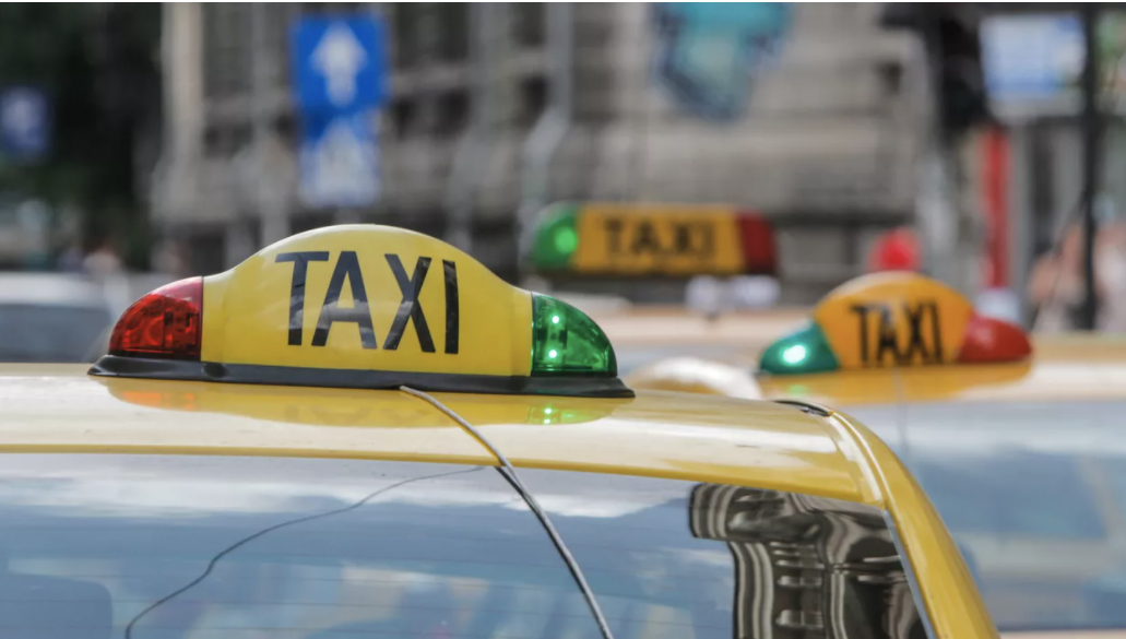 Un taximetrist din Iași a fost ridicat de poliţişti pentru viol