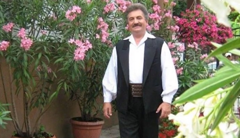 A murit artistul Petrică Mâţu Stoian după ce a fost transportat în stare gravă la ATI Reşiţa. Îndrăgitul interpret era în tratament post-COVID