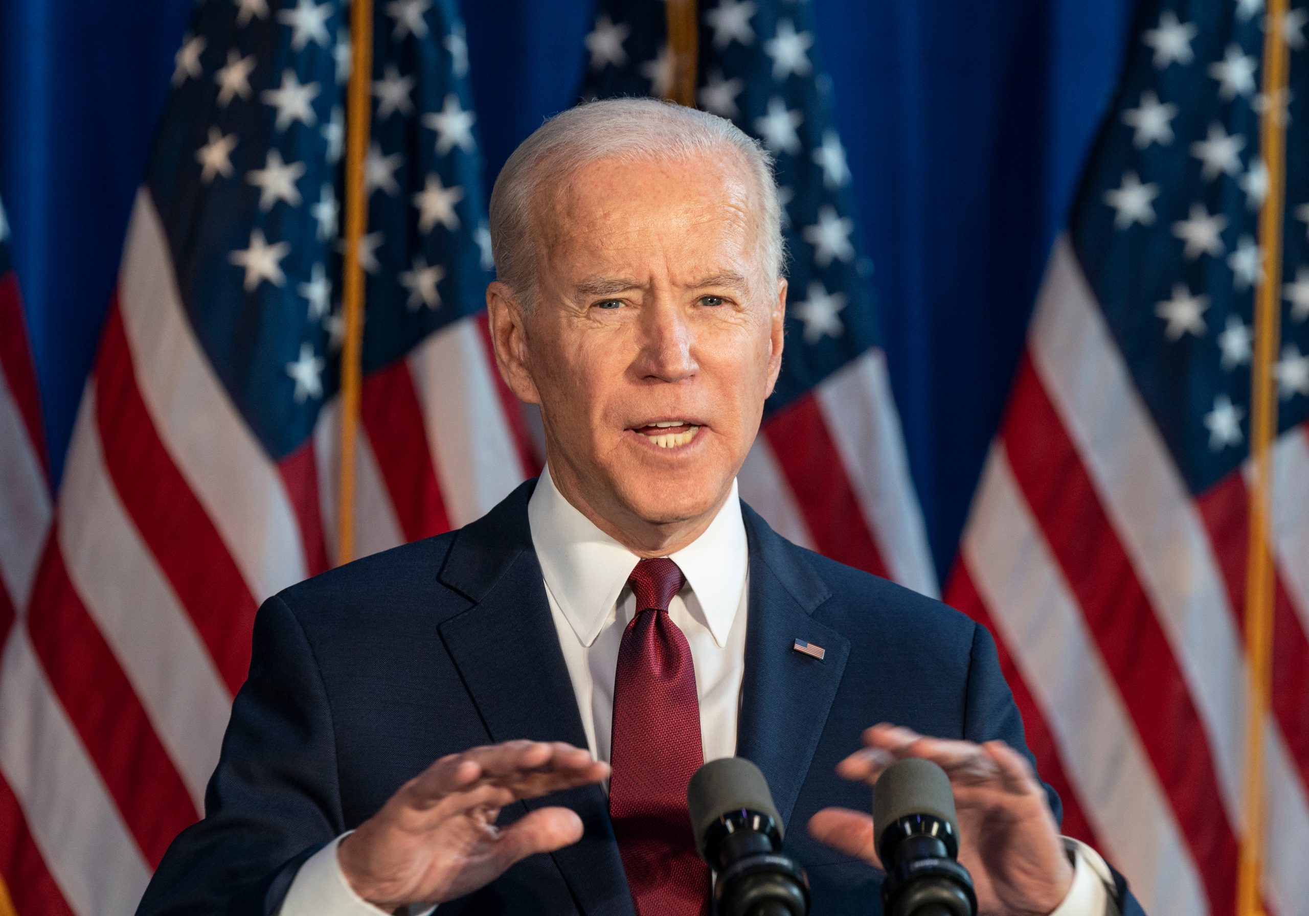 Democrații îi cer președintelui Joe Biden să aprobe utilizarea rezervelor de petrol și să interzică temporar exporturile