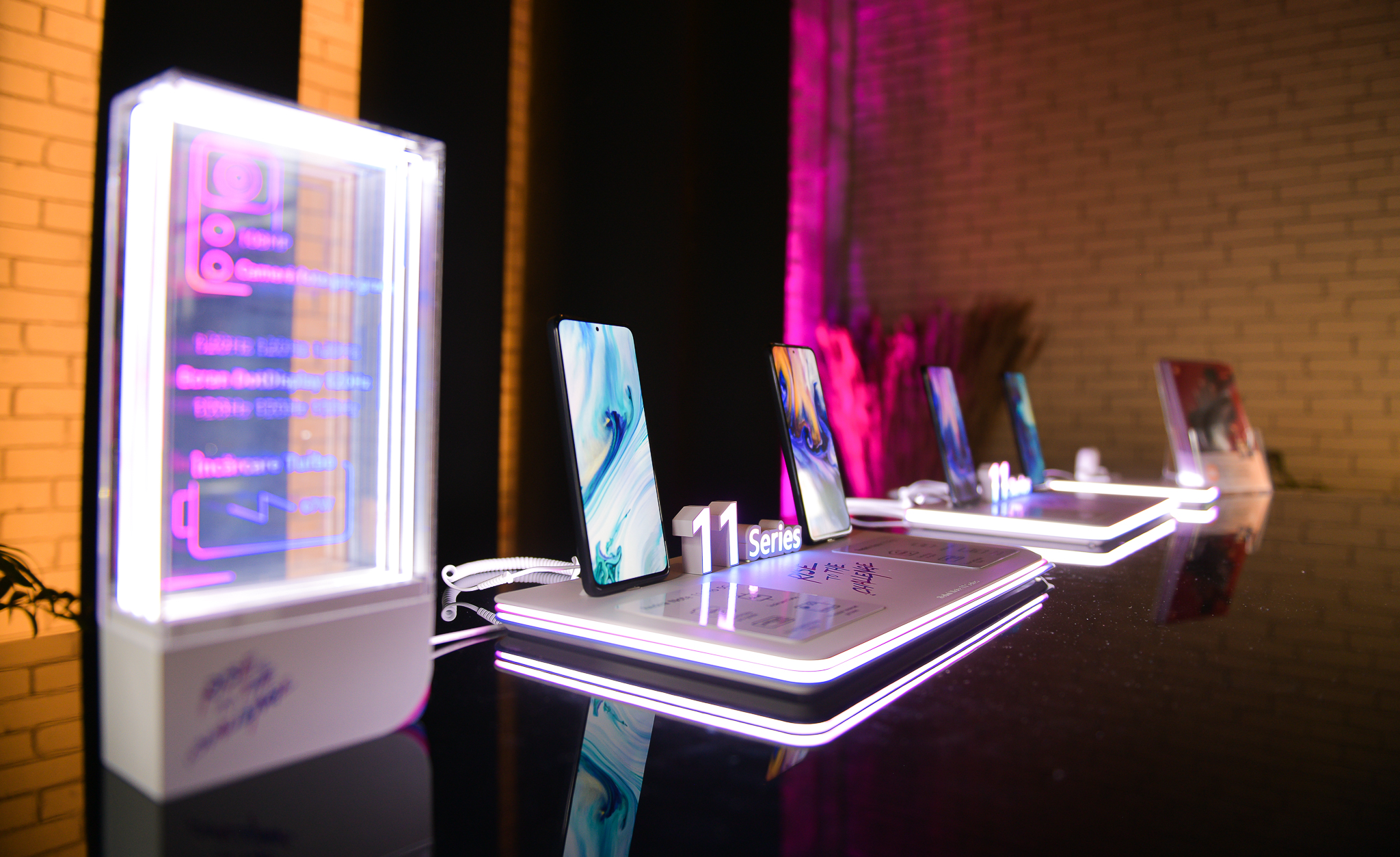  Xiaomi lansează seria Redmi Note 11 în România