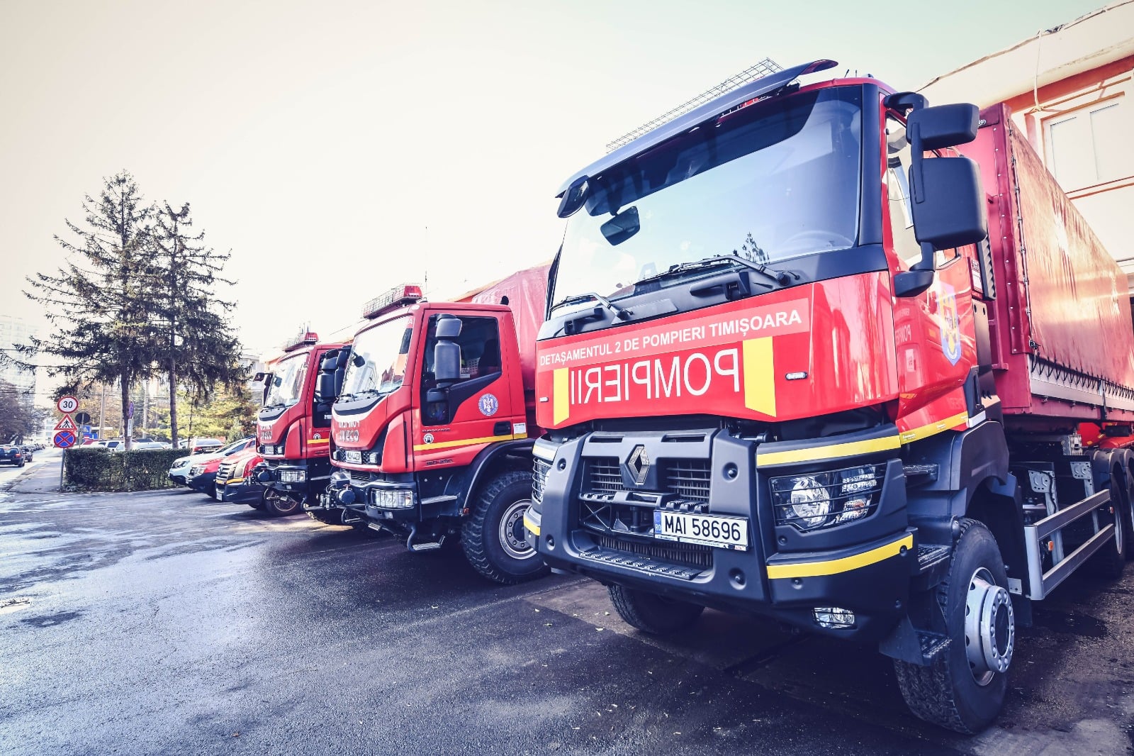 Un azil de bătrâni a fost evacuat după o explozie provocată de un bărbat de 80 de ani, care și-a aprins o țigară în timp ce folosea o mască de oxigen