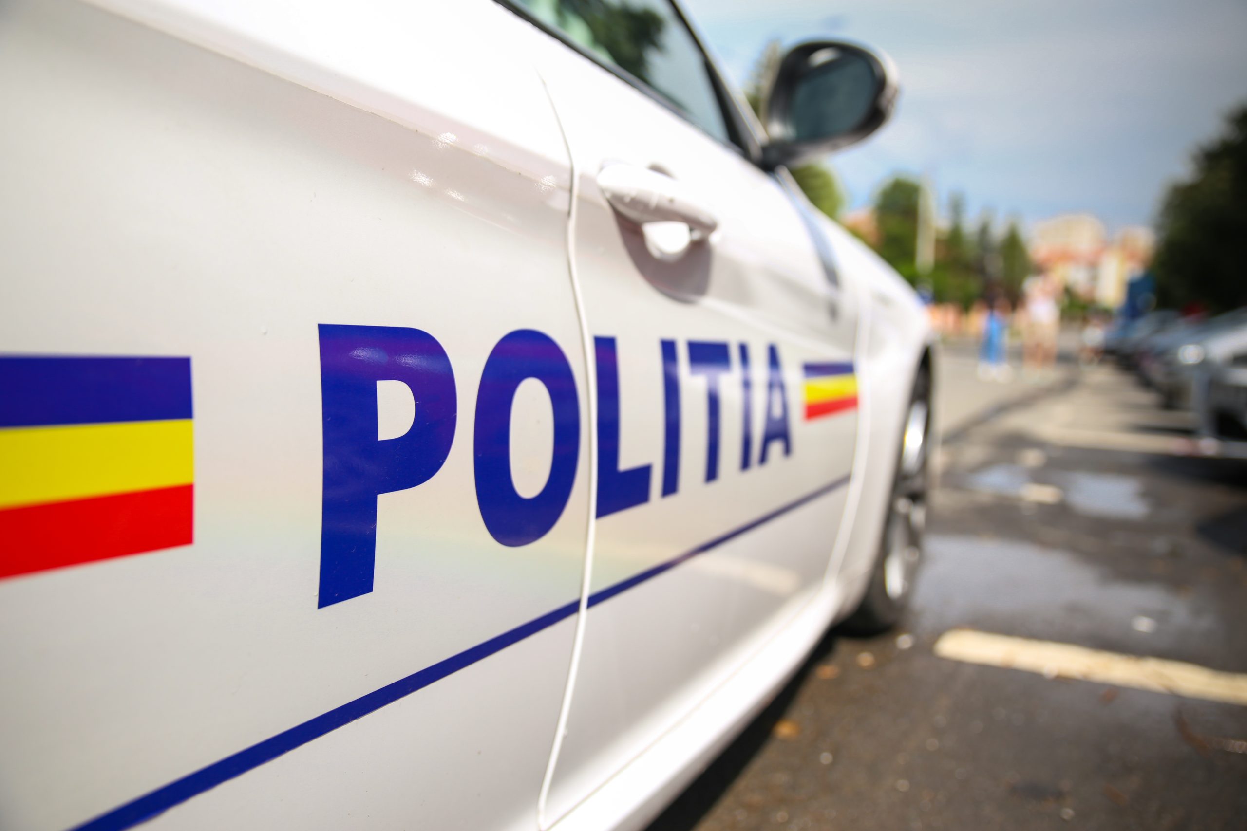 Anchetă la o școală din Prahova, după ce un profesor de informatică a fost acuzat de „manifestări de natură sexuală față eleve”