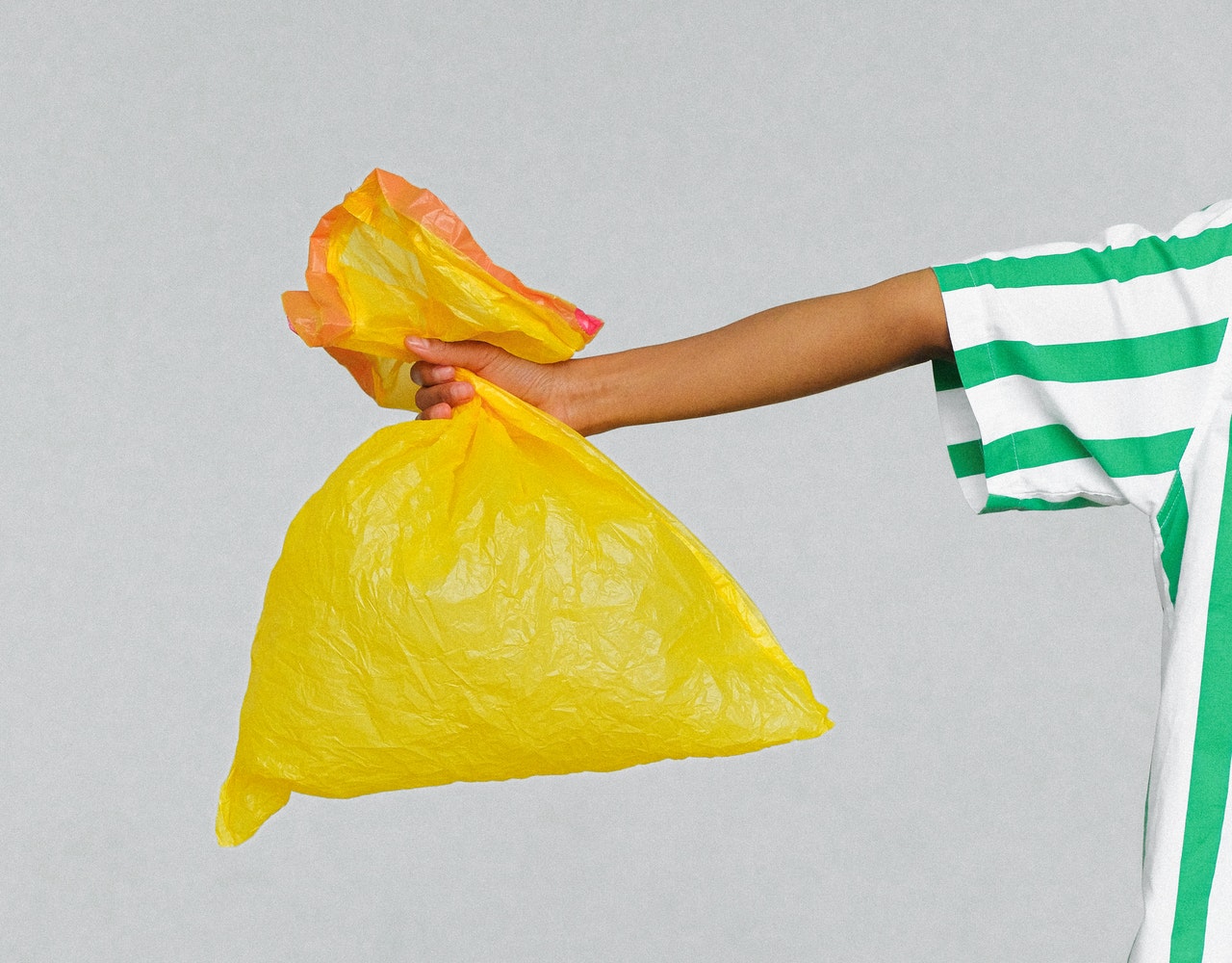 Vezi de ce ar trebui să reciclezi și să colectezi selectiv deșeurile menajere și cum te poate ajuta acest lucru! Vezi de ce ar trebui să reciclezi și să colectezi selectiv deșeurile menajere și cum te poate ajuta acest lucru!