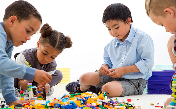 Lego Architecture, modele de top. Sarbatoreste 90 ani de LEGO® cu Emag