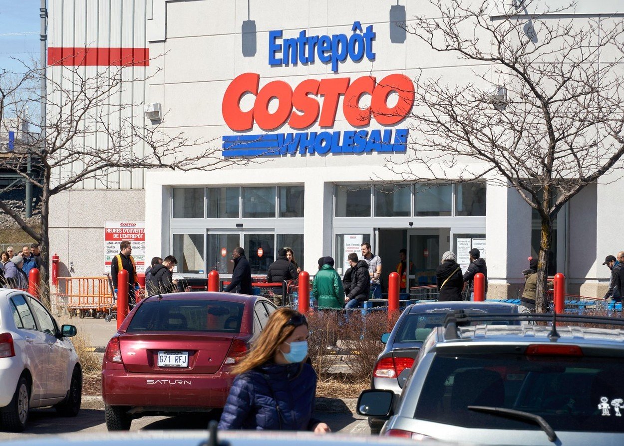 Canada ridică obligaţia de vaccinare împotriva COVID-19 pentru călătoriile interne şi pentru ieșirile din țară