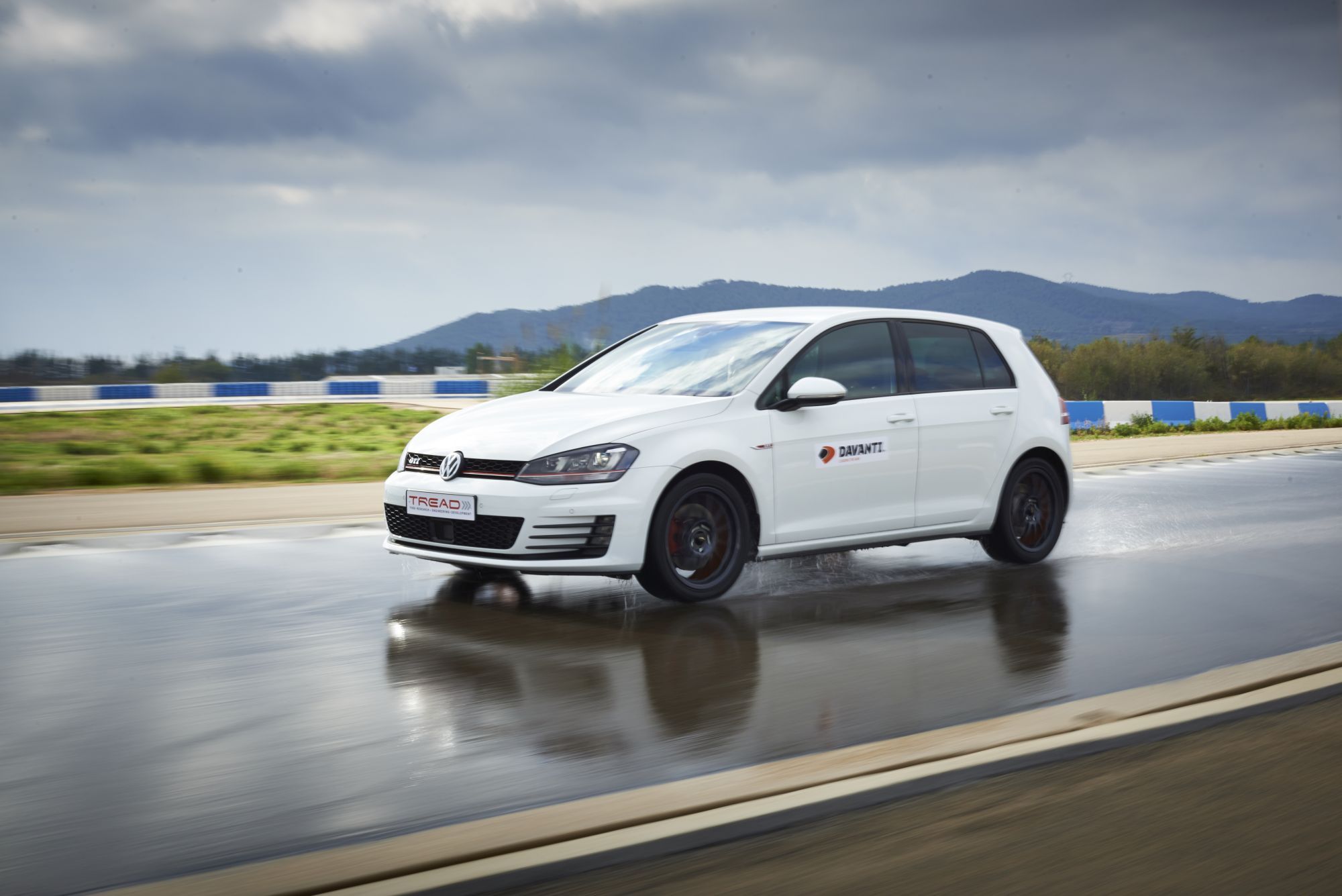 Ce sunt anvelopele OE?