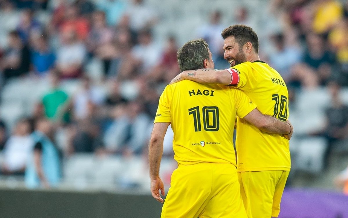 FOTO VIDEO Zeci de staruri ale fotbalului, prezente la meciul de retragere al lui Adrian Mutu / „Briliantul” a marcat dintr-o pasă de geniu a lui Gheorghe Hagi