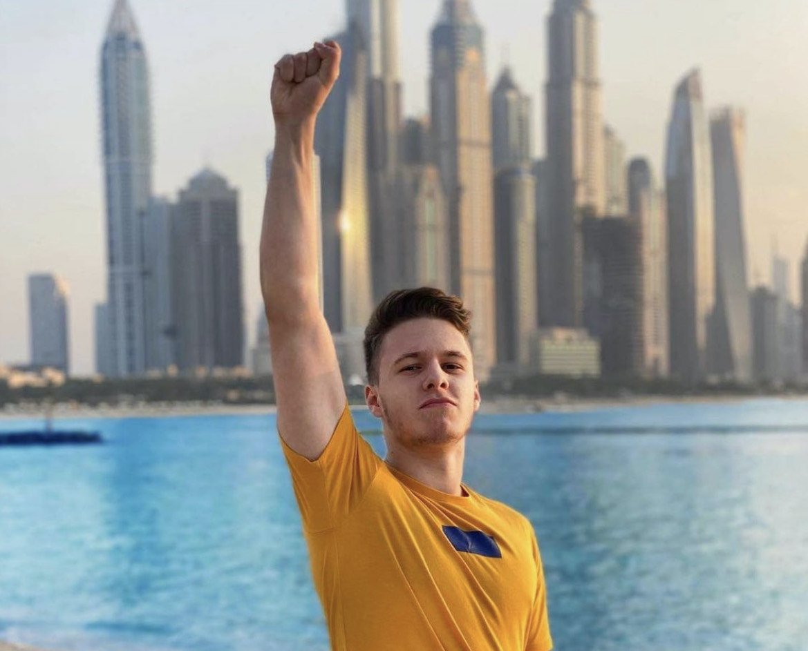 Învățăturile lui Mitzuu, singurul influencer român nominalizat la ABOUT YOU Awards, pentru adolescenți (și părinți): „Cu 1/2 milioane de vizualizări lunar, te poți întreține din vlogging”