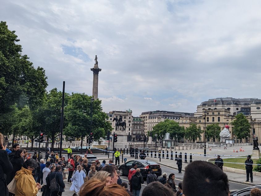 Londra: Trafalgar Square, evacuată înainte de festivitățile pentru Jubileul Reginei / Tabloidele britanice spun că s-a auzit o explozie puternică