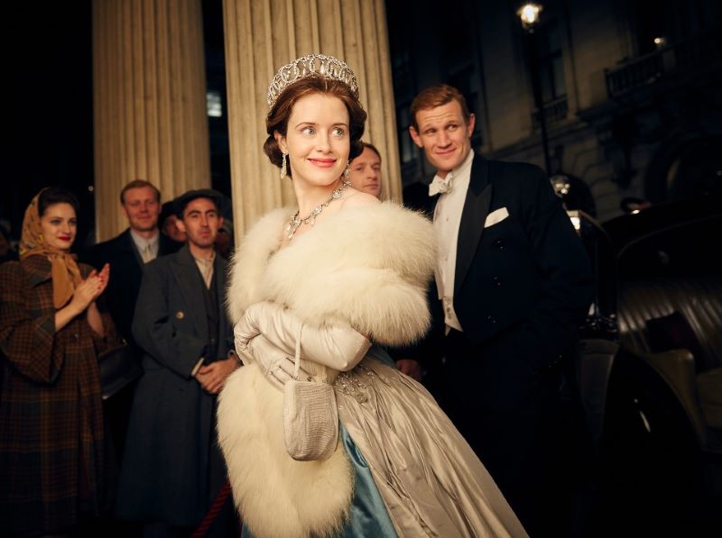 Actrița Claire Foy, regina din „The Crown”, este apărată prin ordin de protecție de un bărbat care o hărțuiește