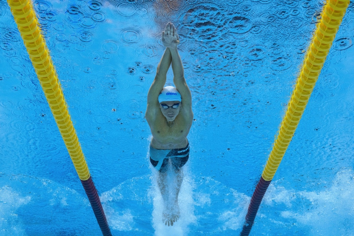 CE Înot Juniori: David Popovici, argint cu echipa României în proba de ștafetă mixtă 4×100 m liber