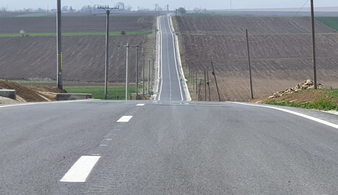 Directorul DRDP Iaşi: Traficul pe drumurile din Moldova aproape s-a triplat după începerea războiului. Pe caniculă este afectată calitatea drumurilor, dar restricţiile i-ar afecta pe transportatorii din Ucraina