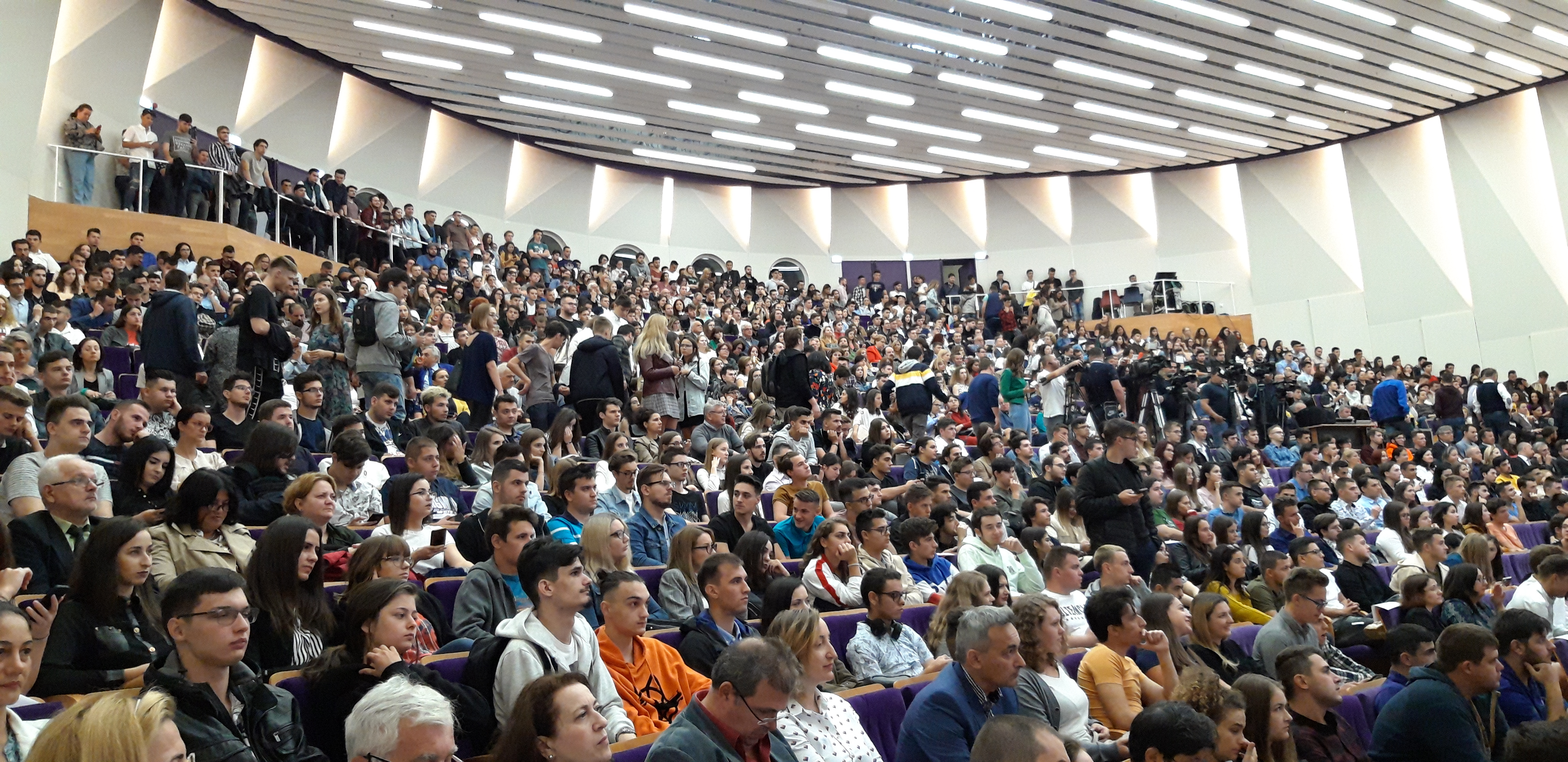 Număr record de candidaţi la admiterea de la UMF ”Carol Davila”