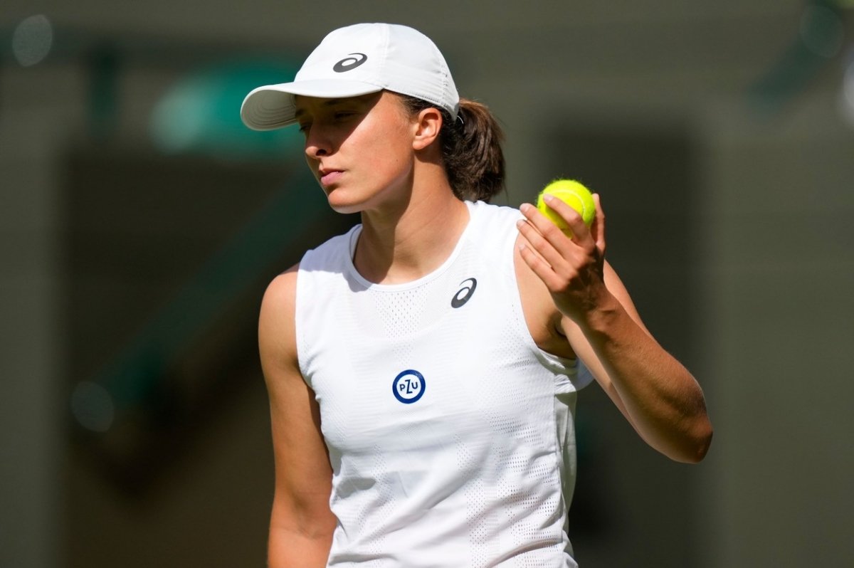 Surpriza turneului la Wimbledon 2022: Iga Swiatek, eliminată în turul trei de Alize Cornet (37 WTA)