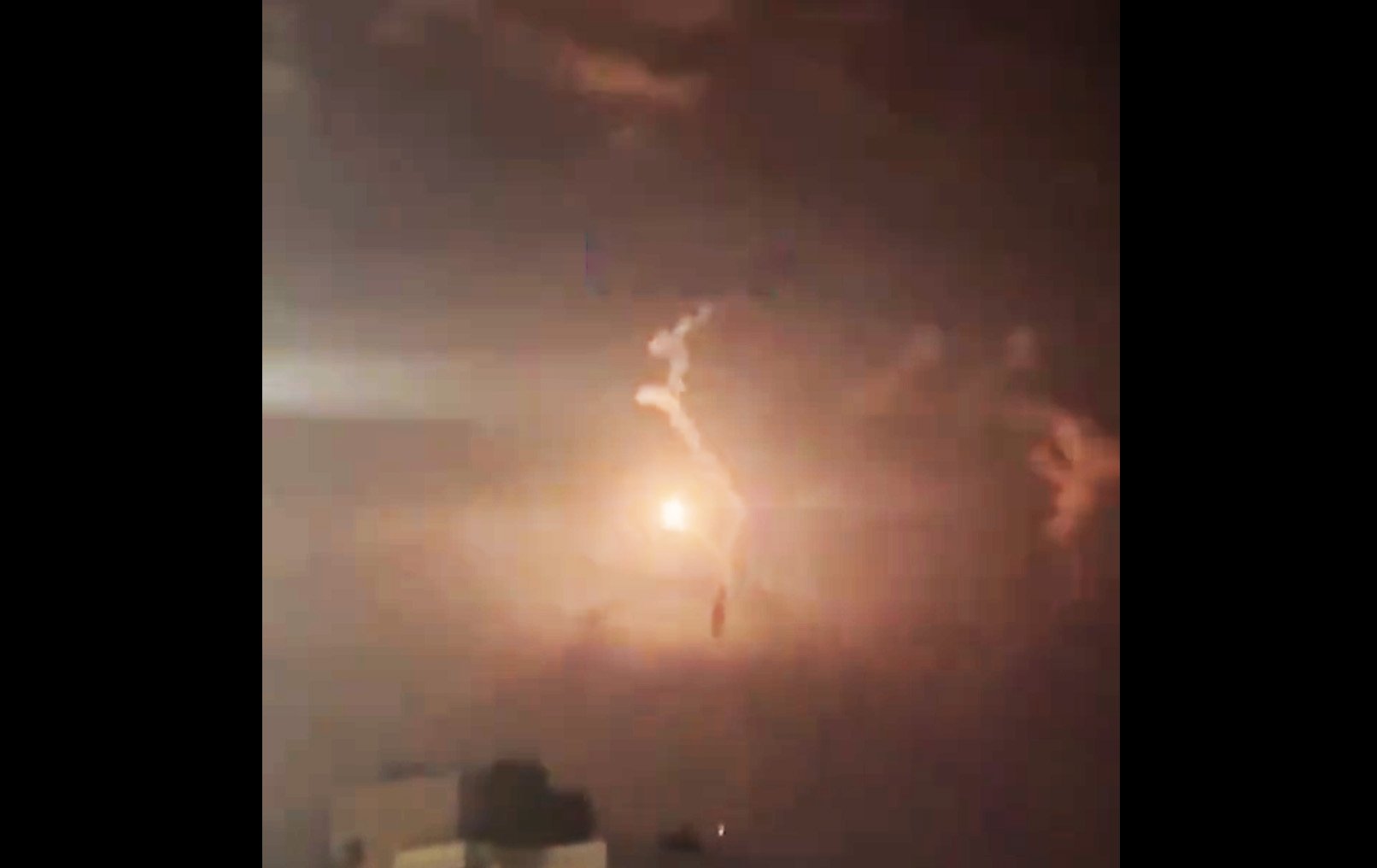 VIDEO Rușii au filmat rachete Iskander explodând deasupra orașelor lor imediat după lansare