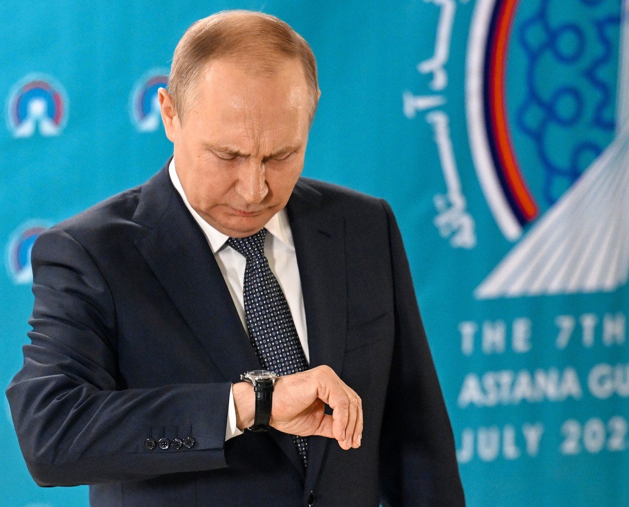 VIDEO VIRAL cu Vladimir Putin tușind de zeci de ori în timpul unei declarații făcute în Iran. Reacția Kremlinului la speculațiile din Occident privind starea de sănătate a președintelui rus