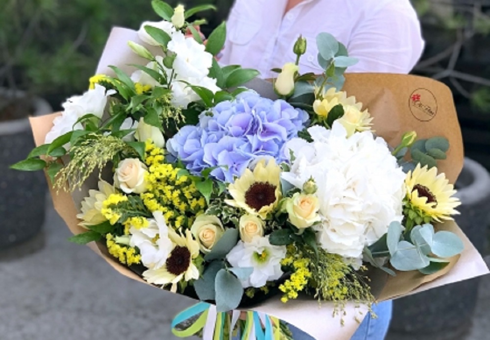 Cele mai frumoase flori de vară în aranjamente florale realizate de profesioniști