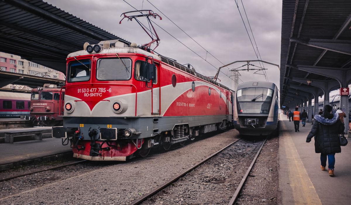 De ce vrea România să cumpere trenuri și locomotive care pot atinge 200 km/h, când viteza maximă la noi este 160 km/h? Ce spune Autoritatea pentru Reformă Feroviară