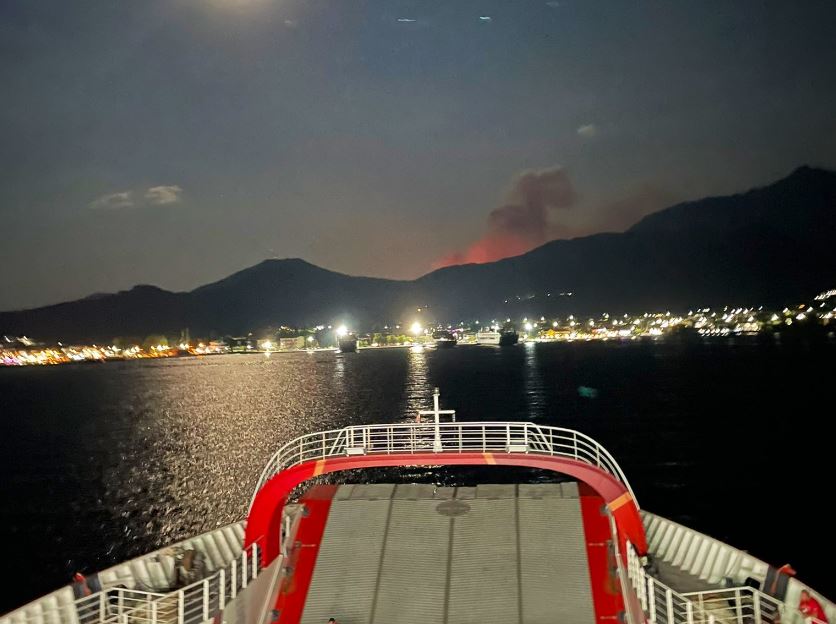 Incendiul care făcea ravagii pe insula Thasos, parţial adus sub control