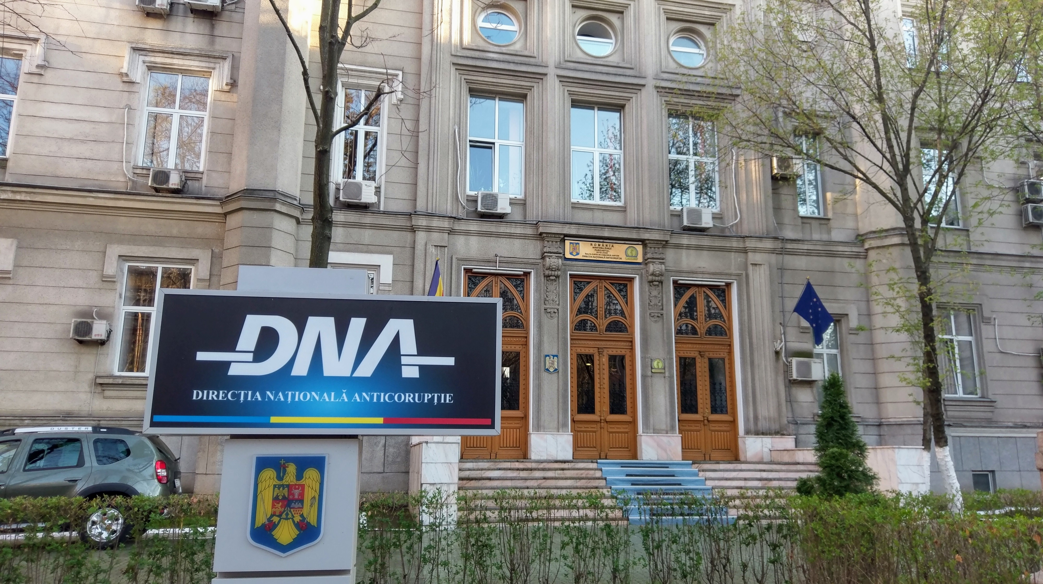 Ofițer SRI prins în flagrant de DNA când lua mită 2.500 de euro