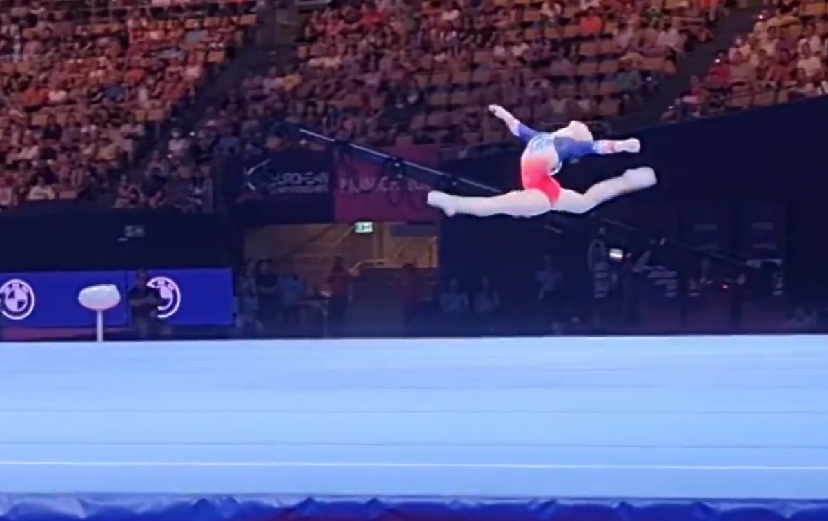 VIDEO CE Gimnastică artistică: Amalia Puflea, aur la sol și bronz la bârnă / Sabrina Voinea, pe podium la sol