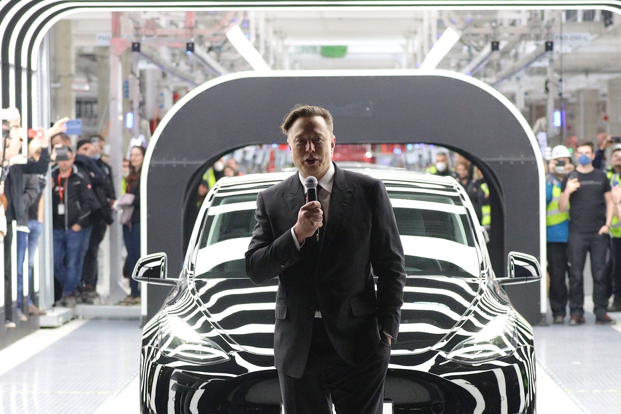 ​Elon Musk solicită unui denunţător al Twitter documente privind spamurile de pe platforma companiei