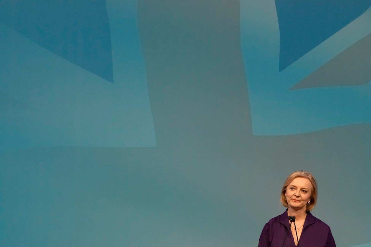 Aliaţii trebuie să rămână fermi în sprijinul pentru Ucraina, spune Liz Truss. „Nu ar trebui să ascultăm tentativele de intimidare şi ameninţările false ale lui Putin”