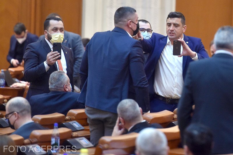 Ce le lipsește partidelor cu doi ani înainte de alegeri. Experimentul Simion și calculele PSD și PNL