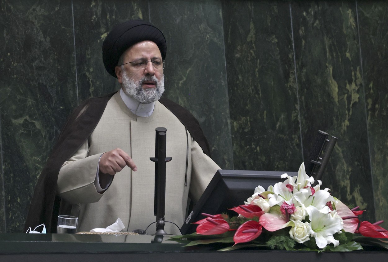 Iranul se confruntă cu o ''revoltă'', admite preşedintele Raisi