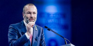 Manfred Weber, deputat european de top, sub tirul criticilor pentru că l-a susţinut pe Berlusconi