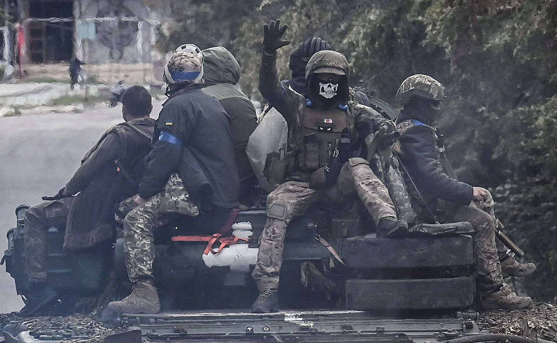 Mormintele din Ucraina: "99% din cadavrele exhumate prezentau semne de moarte violentă" (guvernator regional)