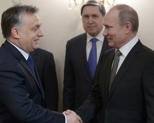 Nepszava: Ungurii încep să se sature de dansul păunului orbanist; nu pot fi întreţinute relaţii bune în acelaşi timp cu UE şi Rusia