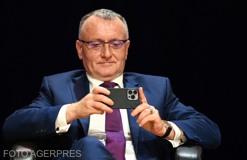 Singurul ministru al Educației care a demisionat după acuzații de plagiat, „sfat” pentru Sorin Cîmpeanu: „Cel mai elegant ar fi să demisioneze” / Lista miniștrilor Educației din România acuzați de plagiat