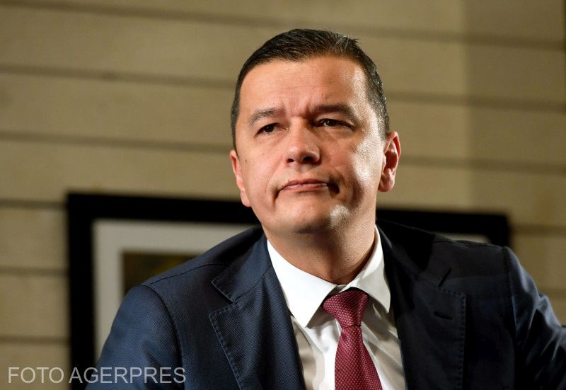 Sorin Grindeanu: Guvernul va aloca 5 milioane de lei către Tarom, care îi va transporta acasă pe cei afectaţi de oprirea zborurilor Blue Air