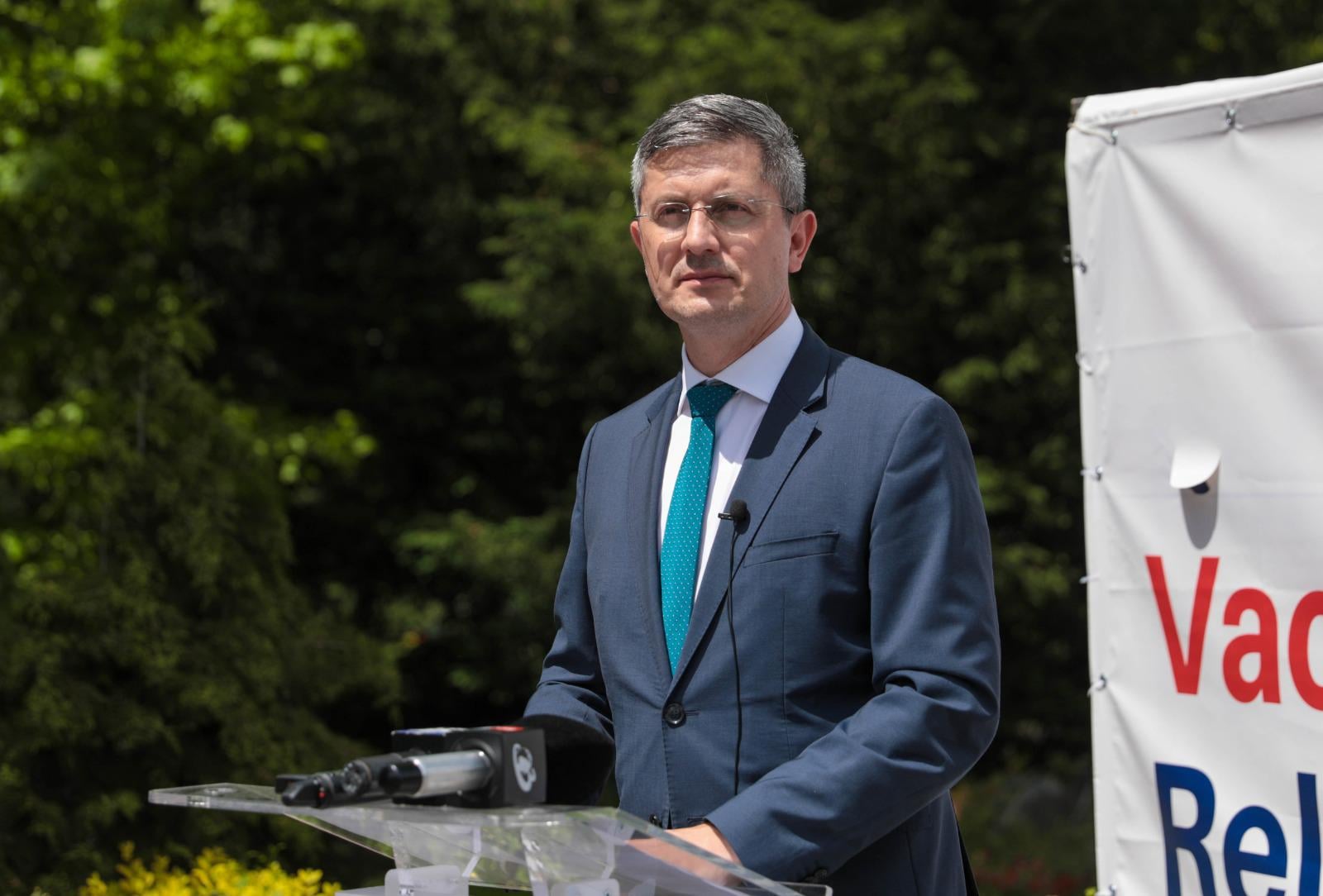 VIDEO Dan Barna, ieșire rară în ultima perioadă: USR va avea candidat la prezidențiale, dar subiectul e departe / Despre depunerea unei moțiuni de cenzură: Nu avem acum voturile