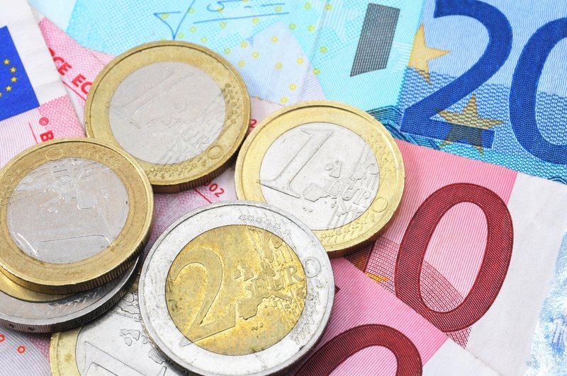​Fonduri 2022 pentru firme românești: Ajutoarele de 300 milioane EUR se cer în plic, la Ministerul Economiei, în programul registraturii, din 1 octombrie