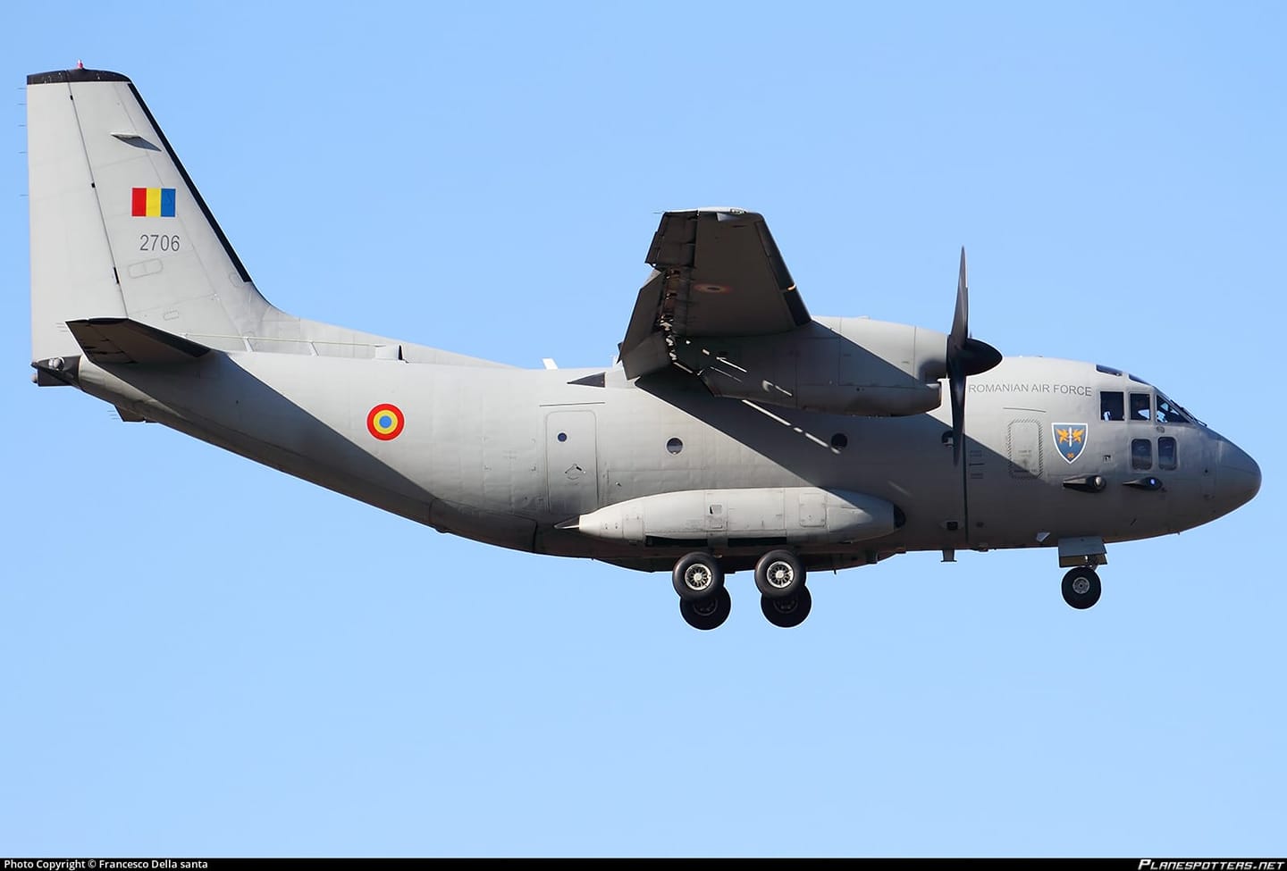 Forțelor Aeriene Române transportă în Irlanda 5 pacienți ucraineni