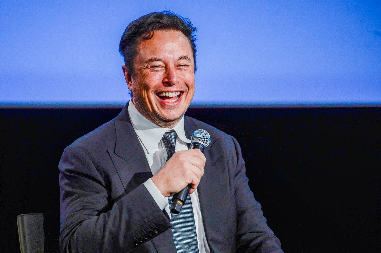 Musk spune că continua să finanțeze serviciul de internet Starlink în Ucraina, chiar dacă pierde bani