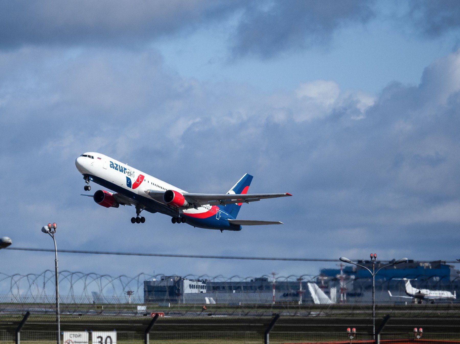 Pasagerii unui zbor Rusia-Turcia ar fi fost dați jos din avion, după ce copilotului i s-ar fi interzis să decoleze pentru că a fost mobilizat în războiul din Ucraina