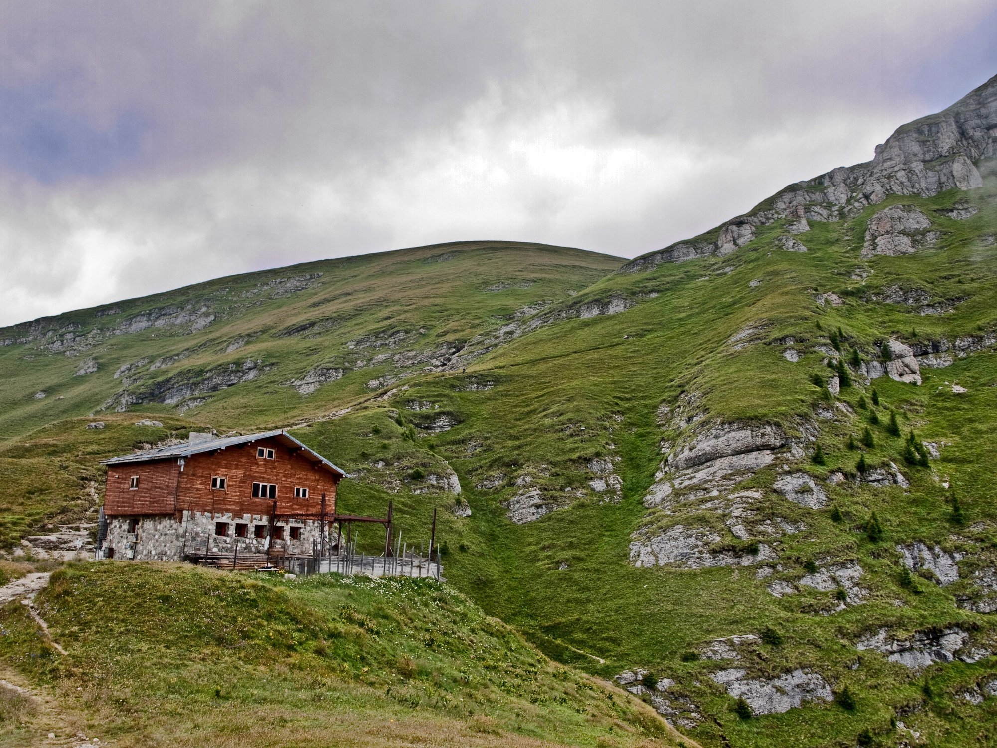 Violonistul Alexandru Tomescu a cumpărat celebra cabană Caraiman