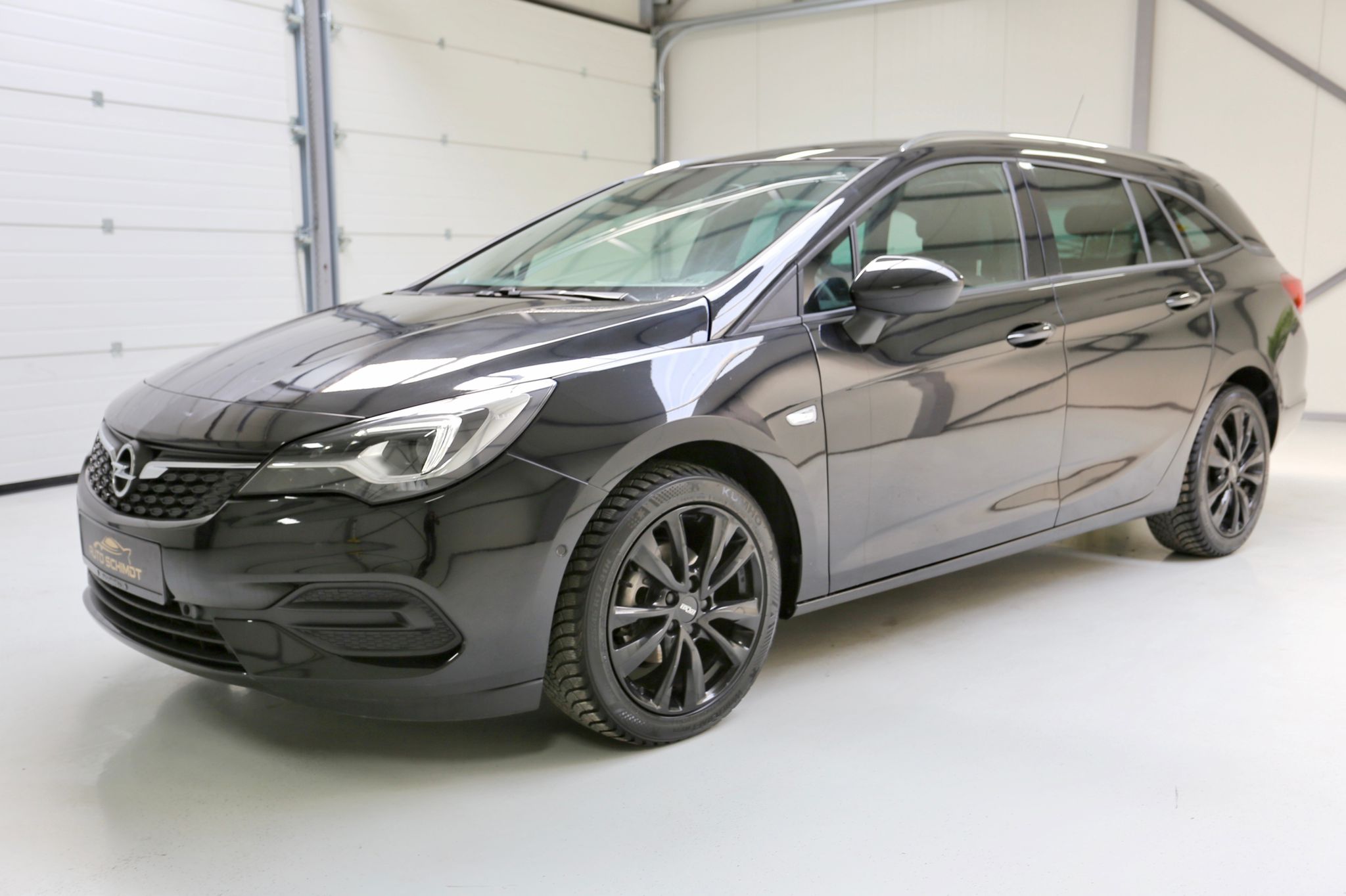 De ce sa alegi un serviciu de inchirieri auto?