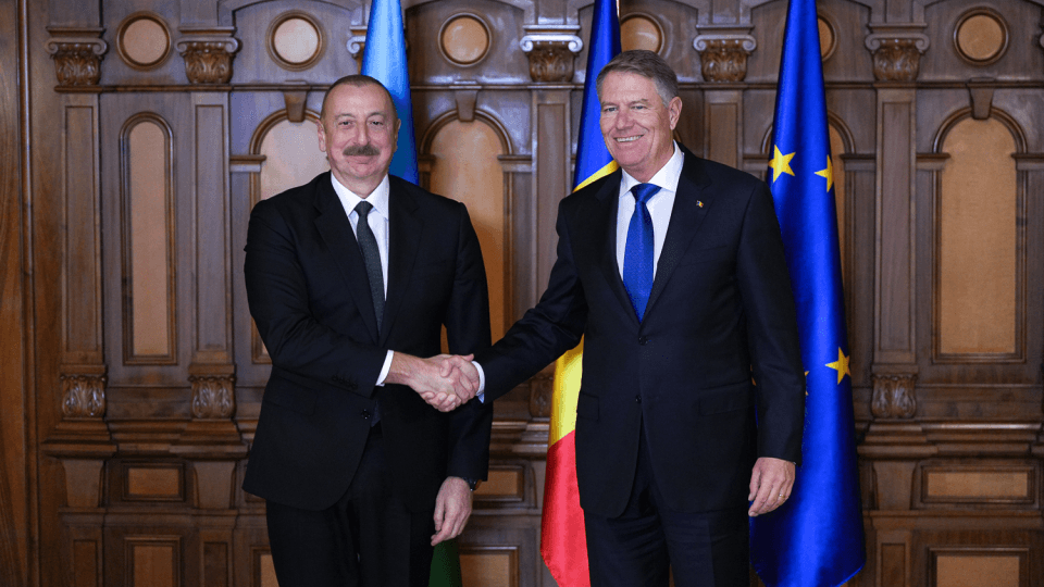Iohannis, discuție cu preşedintele din Azerbaidjan: Securitatea energetică şi conectivitatea, obiective comune